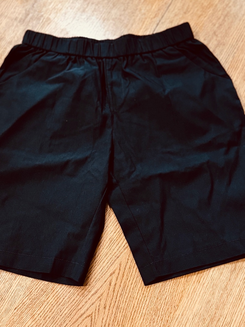Women's Black Elastic-Waist Bermuda Shorts